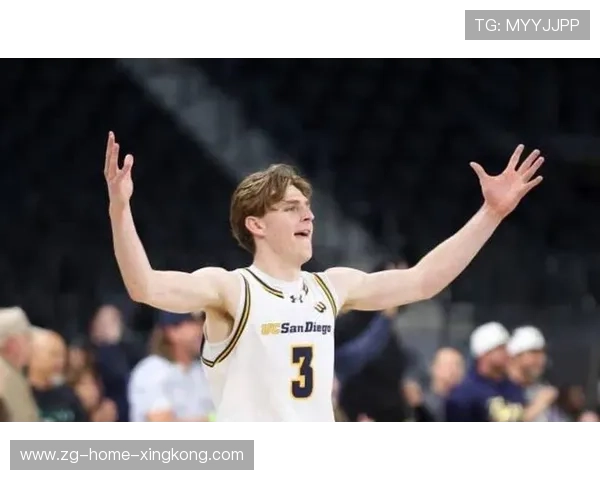 凯尔特人连续抢断制造反击机会