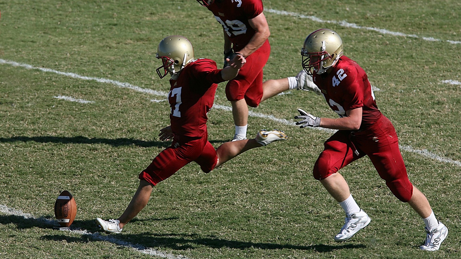 阵型灵活切换能力是否决定球队适应多线作战能力,球队灵活性